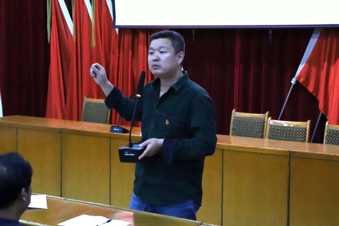 南陽(yáng)工業(yè)學(xué)校團(tuán)委淘書記