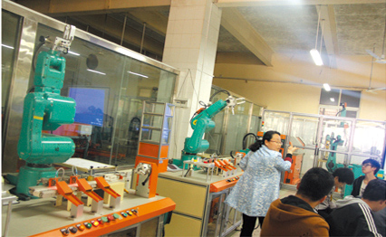 南陽工業(yè)學校工業(yè)機器人專業(yè)